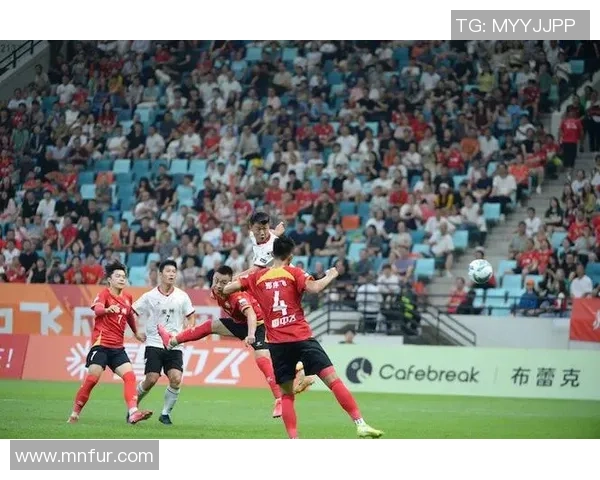 足球明星加盟日本联赛引发热潮球迷期待精彩对决与新传奇诞生 足球明星加盟日本联赛引发热潮球迷期待精彩对决与新传奇诞生