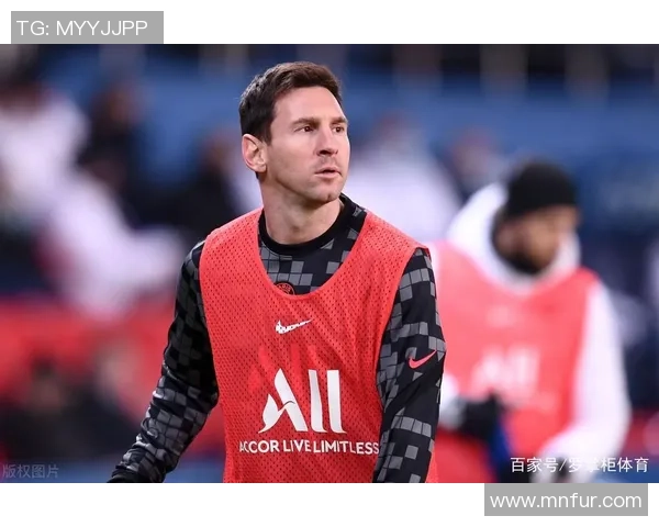 足球明星因财务危机将心爱的奖杯出售引发球迷热议与反思 足球明星因财务危机将心爱的奖杯出售引发球迷热议与反思