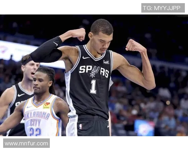 足球明星如王子般闪耀赛场魅力与风采尽显无遗 足球明星如王子般闪耀赛场魅力与风采尽显无遗