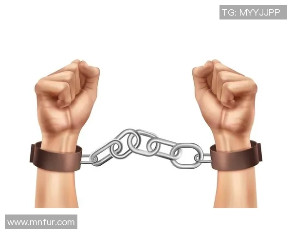 足球明星妻子拍戏遭警方突袭引发热议背后故事曝光