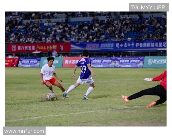 足球明星带球技巧全解析精彩示范视频助你提升球技与比赛表现