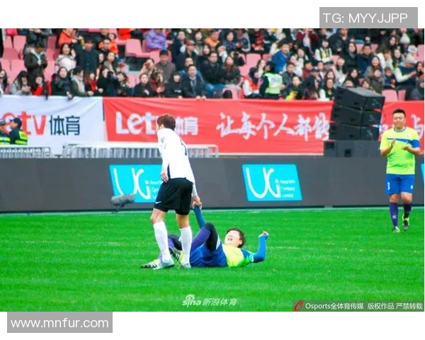 足球明星惊艳表现揭秘他们如何在比赛中开挂操作的幕后故事