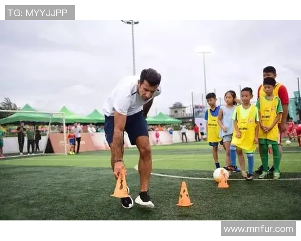 足球明星挑战滑冰极限精彩瞬间视频合集