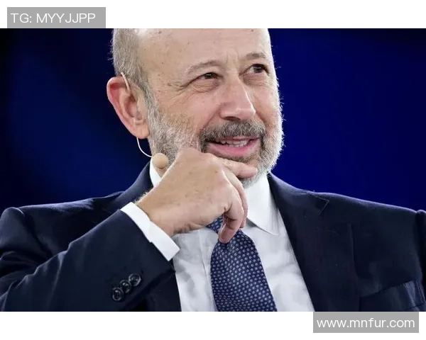 足球明星的拼搏历程与成长故事揭示了成功背后的艰辛与坚持