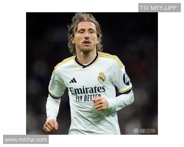 足球明星的奢华生活揭秘：为何他们不需要自己购车