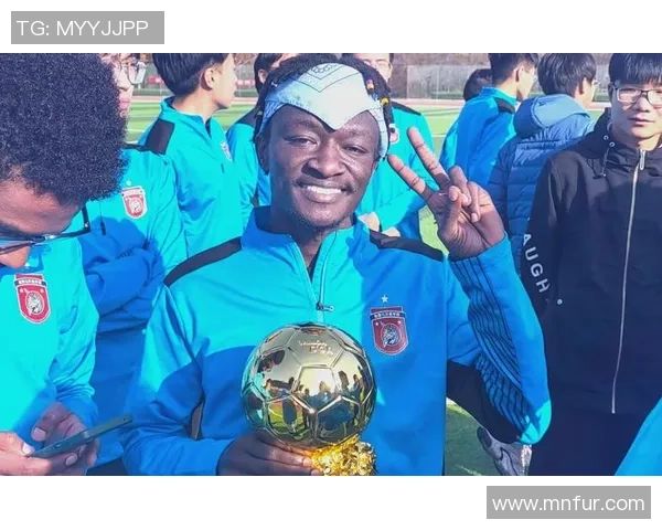 足球明星的荣耀与奋斗：他们如何改变了这项运动的未来